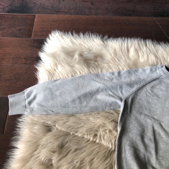 Children’s Place boys light weight gray sweater - Picture 3 of 6